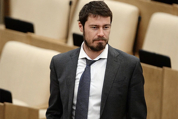 Сафин рассказал об исчезновении дебилов среди теннисистов